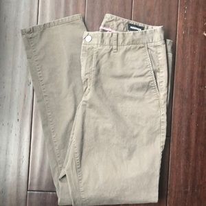 Bonobos chocolate colored